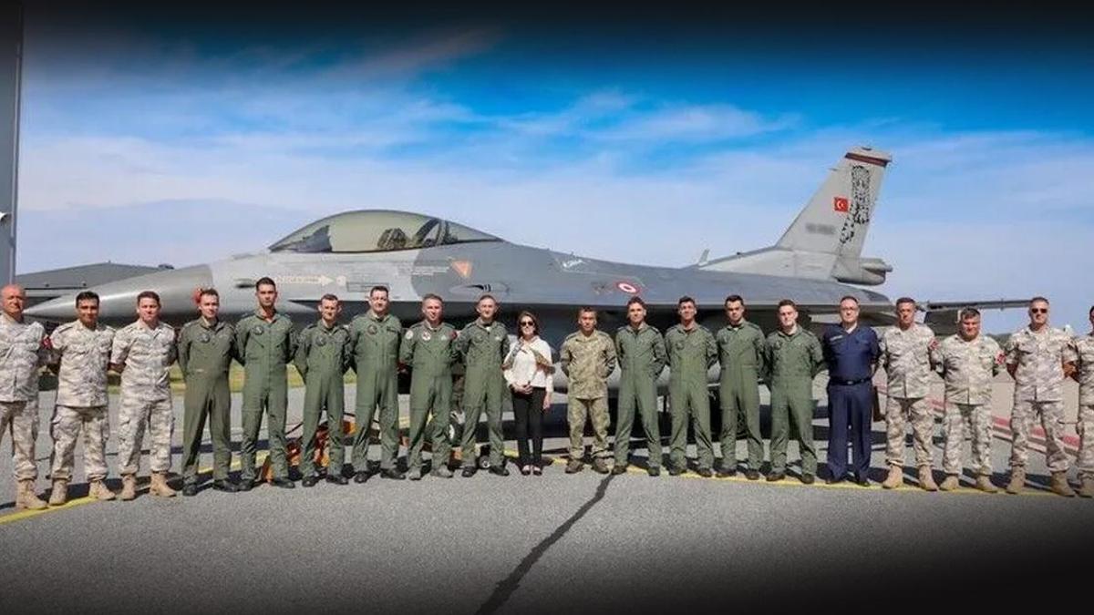 Türk F-16’ları NATO görevini devraldı! Estonya’da 7/24 alarm nöbeti başladı