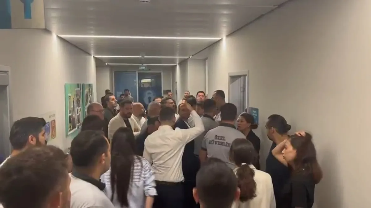 Üsküdar Belediye seçimlerinde arbede! Yeni Partililer CHP’li meclis üyelerine saldırdı